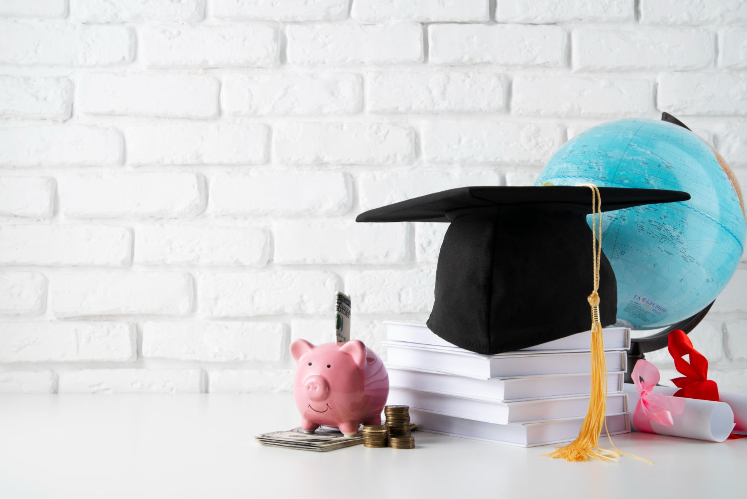 Education Financing Options: Scholarships and Loans Guide